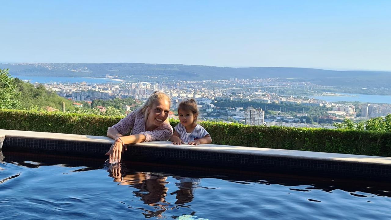Готель Infinity Varna Sky Екстер'єр фото