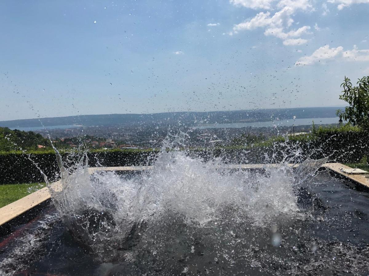 Готель Infinity Varna Sky Екстер'єр фото